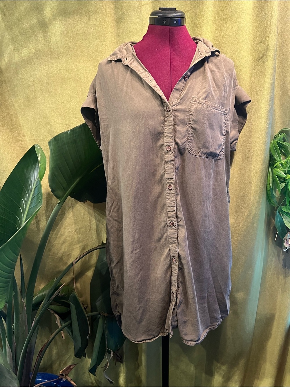 100% Tencel Anthropologie Cloth & Stone green button-down shirt dress
